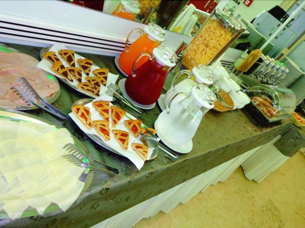 Hotel Santiago Rimini Bagian luar foto