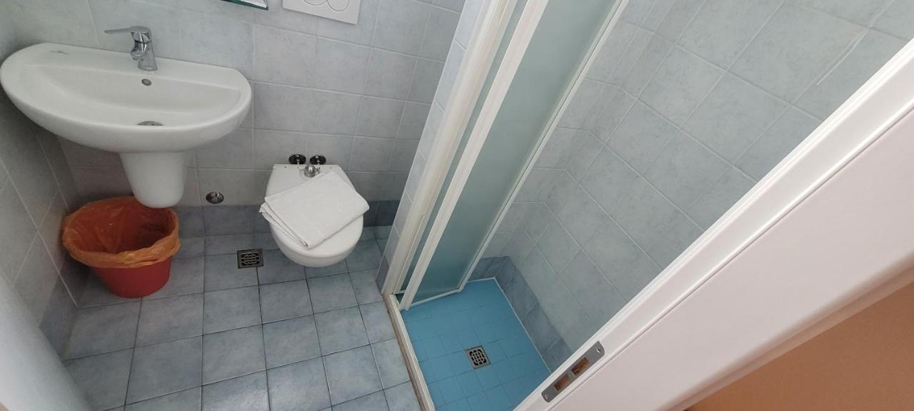 Hotel Santiago Rimini Bagian luar foto