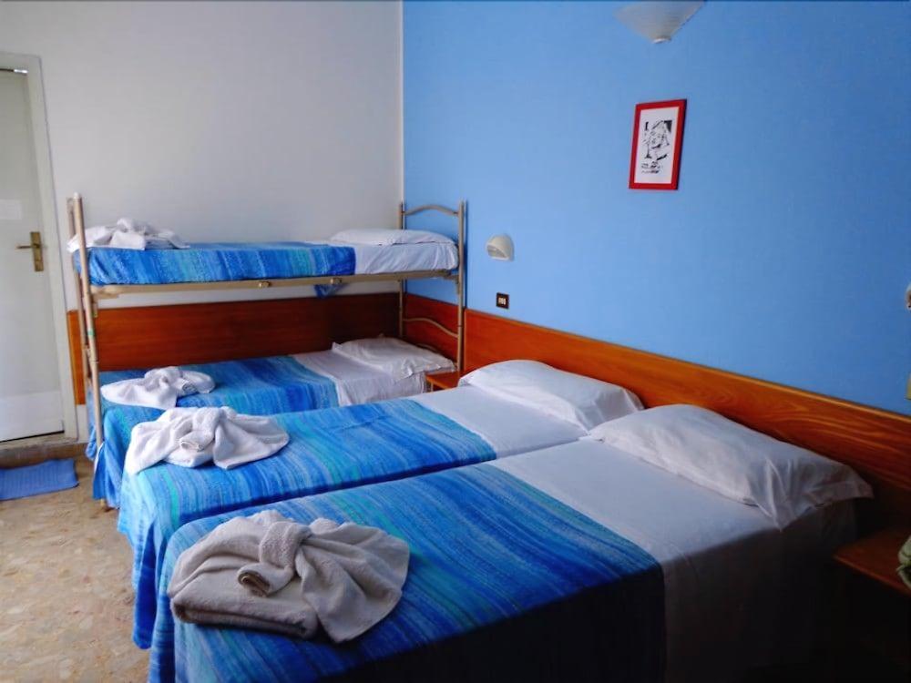 Hotel Santiago Rimini Bagian luar foto